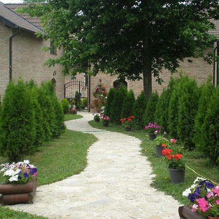 Apartments Jeremic بيلا تسركفا المظهر الخارجي الصورة
