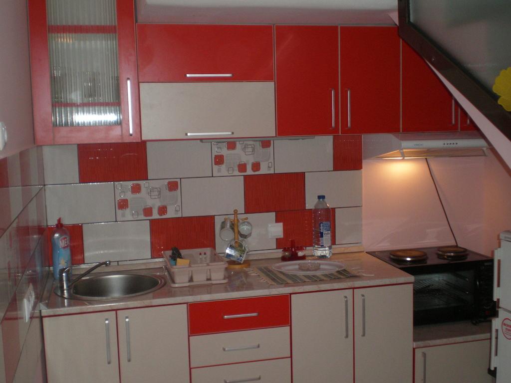 Apartments Jeremic بيلا تسركفا الغرفة الصورة