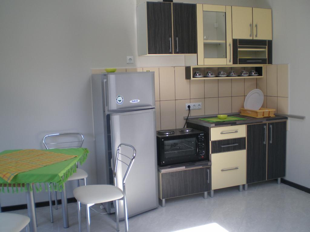 Apartments Jeremic بيلا تسركفا الغرفة الصورة